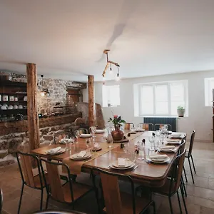 la-grange-aux-fees.hotels-rhonealpes.com/